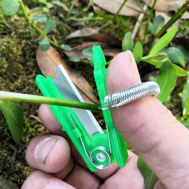 Multifunction Thumb Knife Garden Pruner Fruit Picking Device Safe Fruit Blade Tool Cutting Blade Rings Finger Protector Catcher